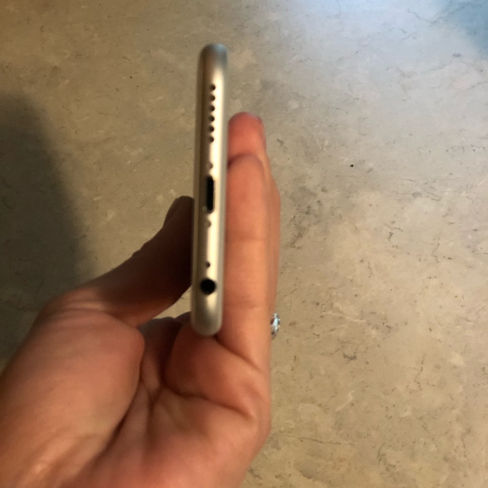 iPhone 6s (Sprint UNLOCKED) 16GB Silver .